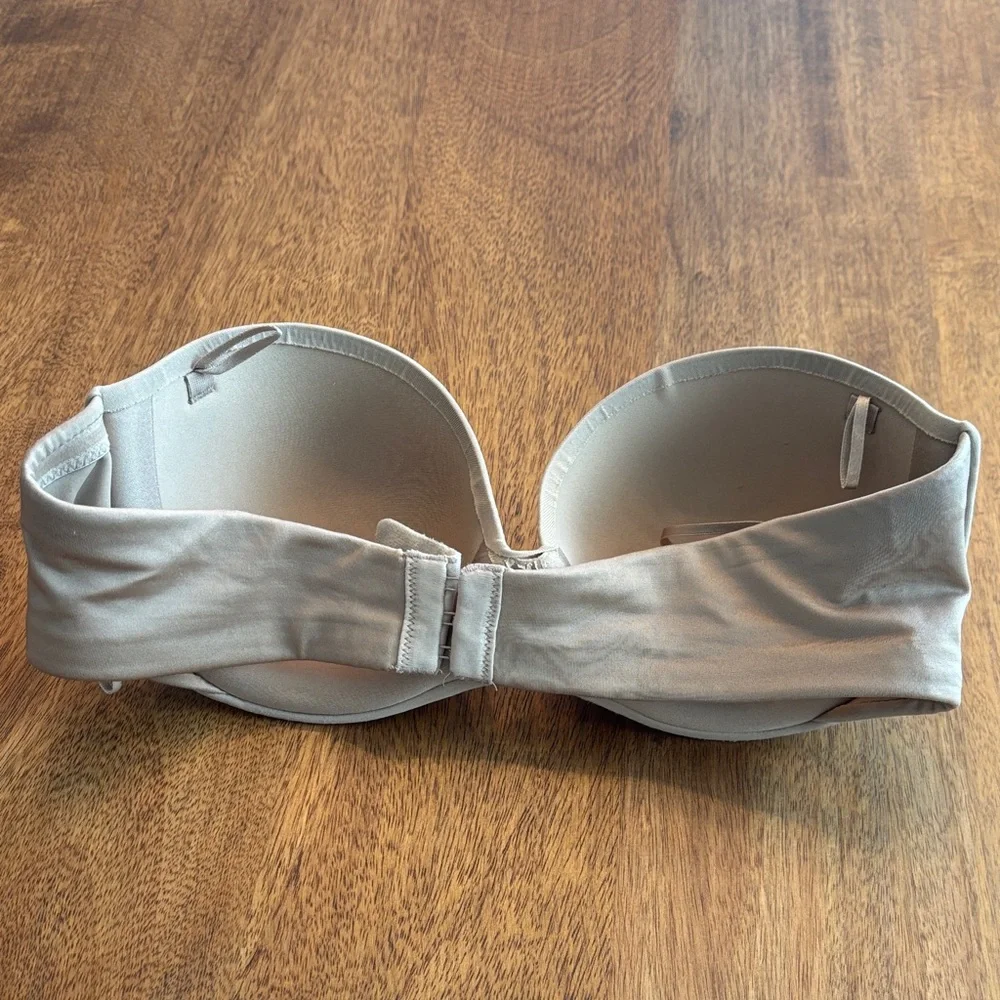 Warner's Strapless Seamless Bandeau Bra in Nude Beige